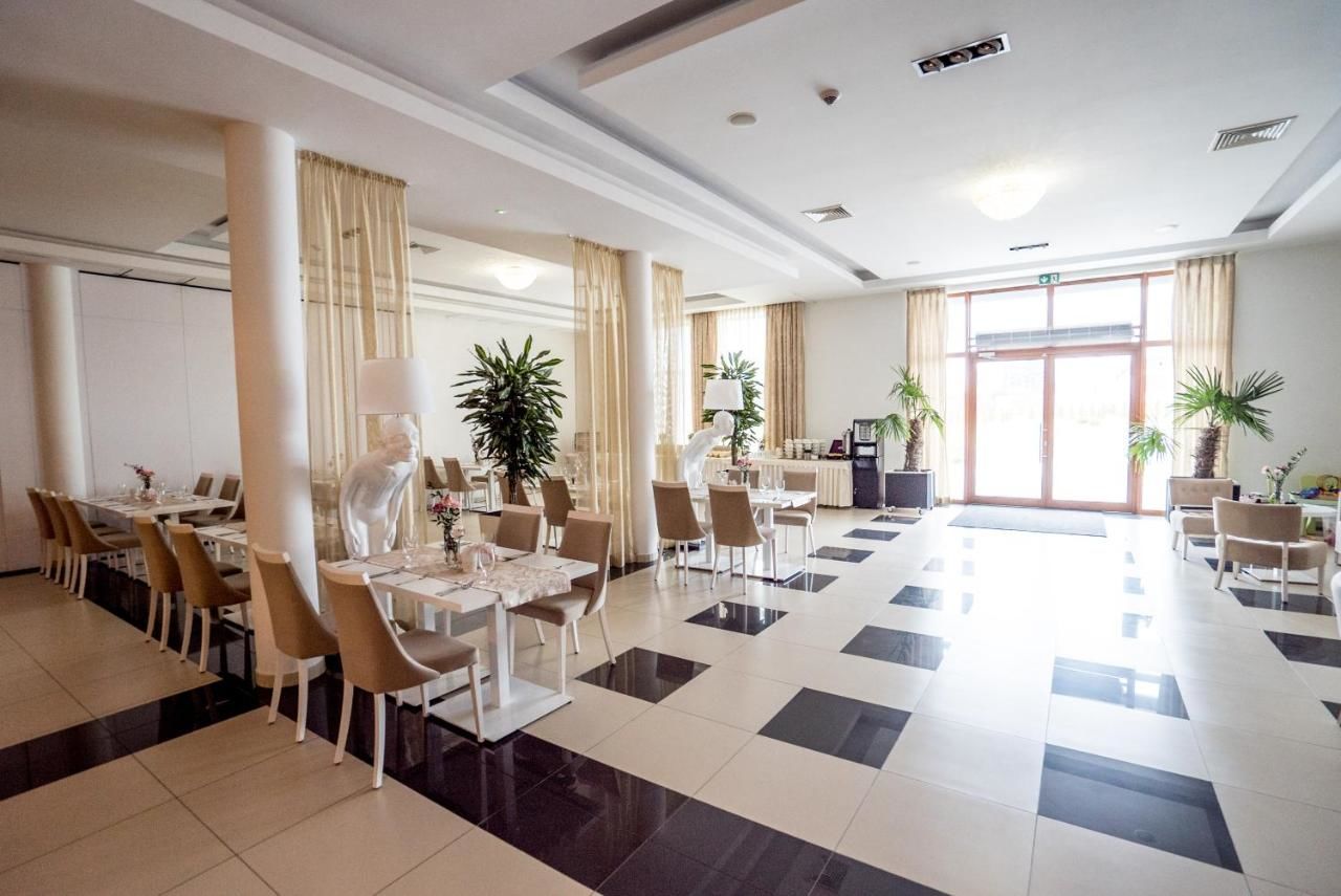 Отель Hotel Aleksandria Седльце-42